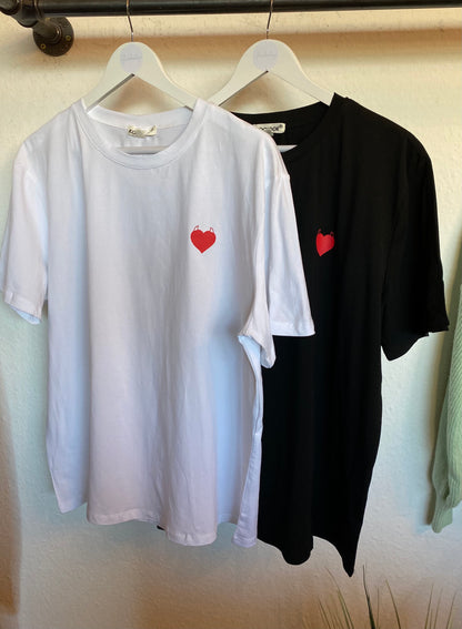 Basic Shirt mit Herz-Print - Gluecksboutique®